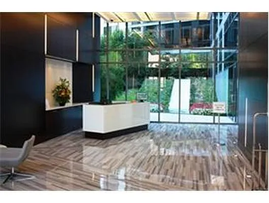 Sold by R New York | media 4