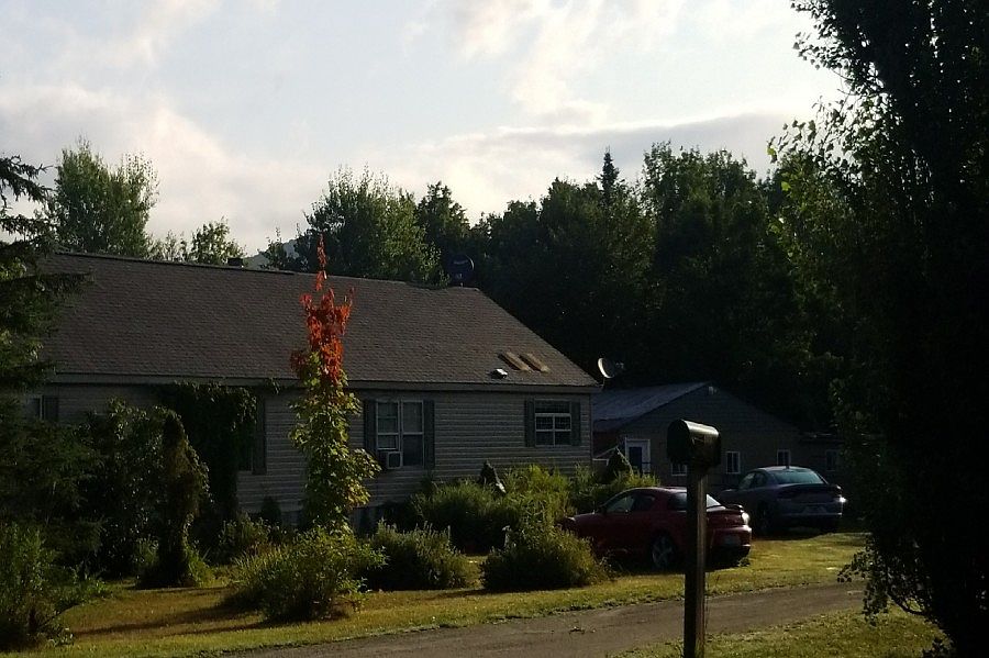 2nd image of 1038 Crooks Rd