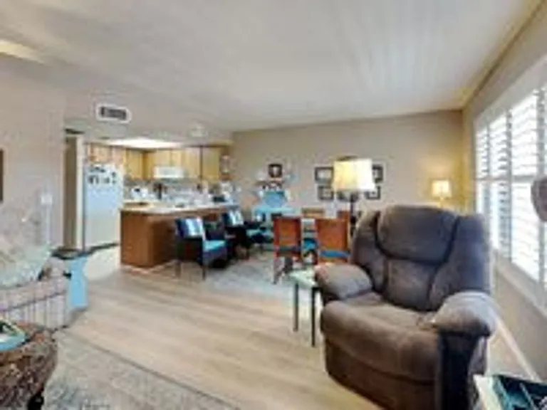 1806 Swanson Ave #202 — Photo 5