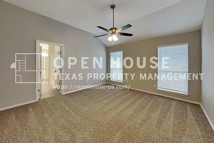 821 Willow Ct — Photo 9