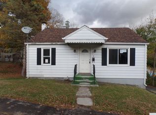 4 Walnut St, Catskill, NY 12414