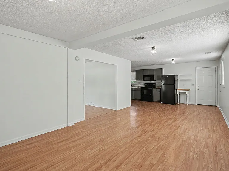 24 N Parkwood Dr — Photo 10