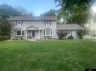 20925 Roundup Rd, Elkhorn, NE 68022
