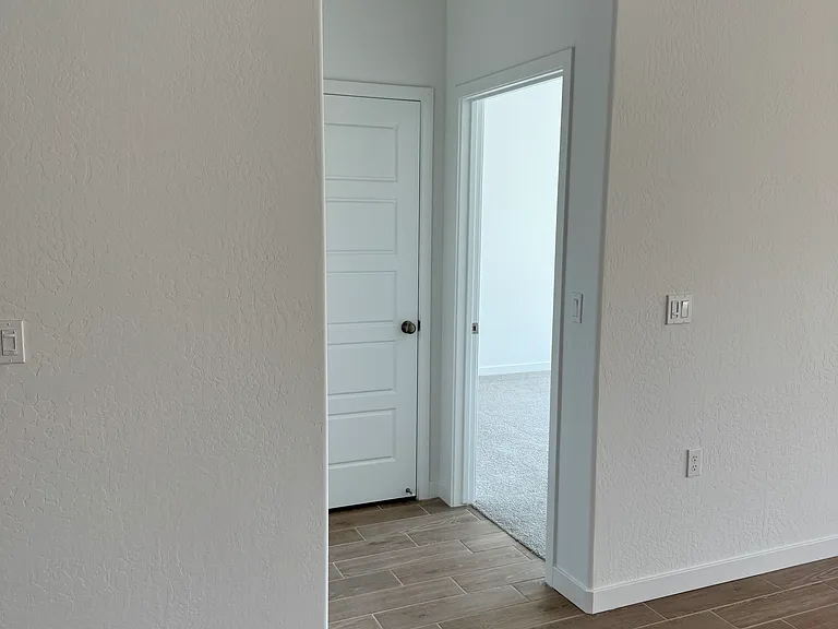 4489 N Phoenix Ave — Photo 14