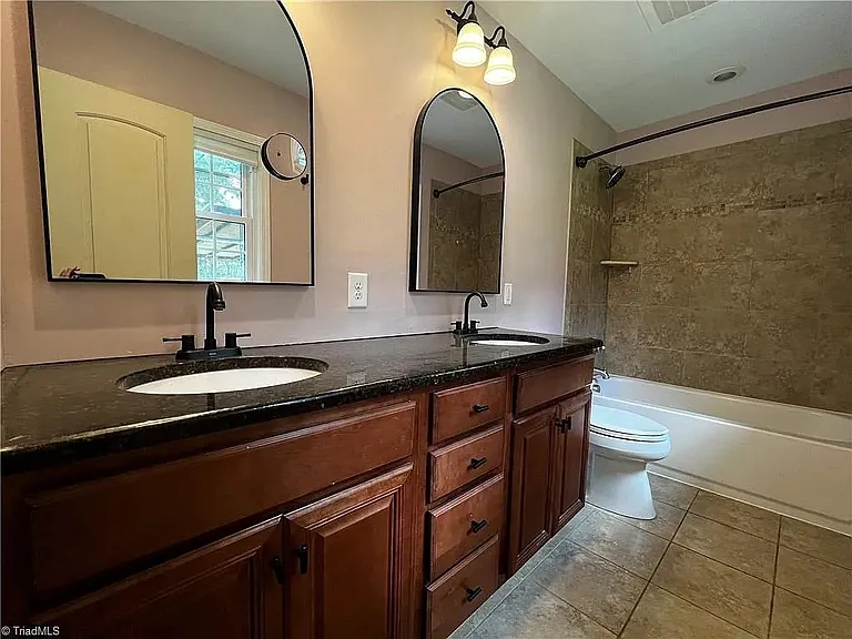 4506 Starmount Dr — Photo 5