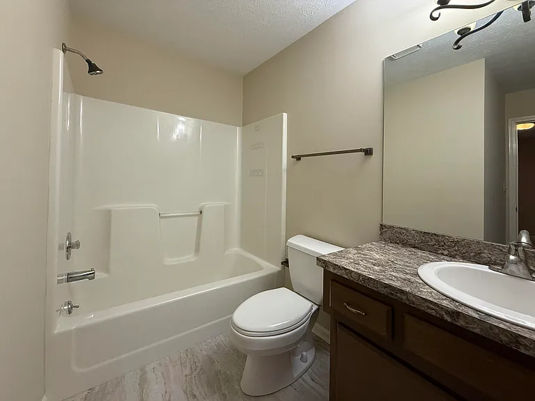 105 Oakmont Ln — Photo 7