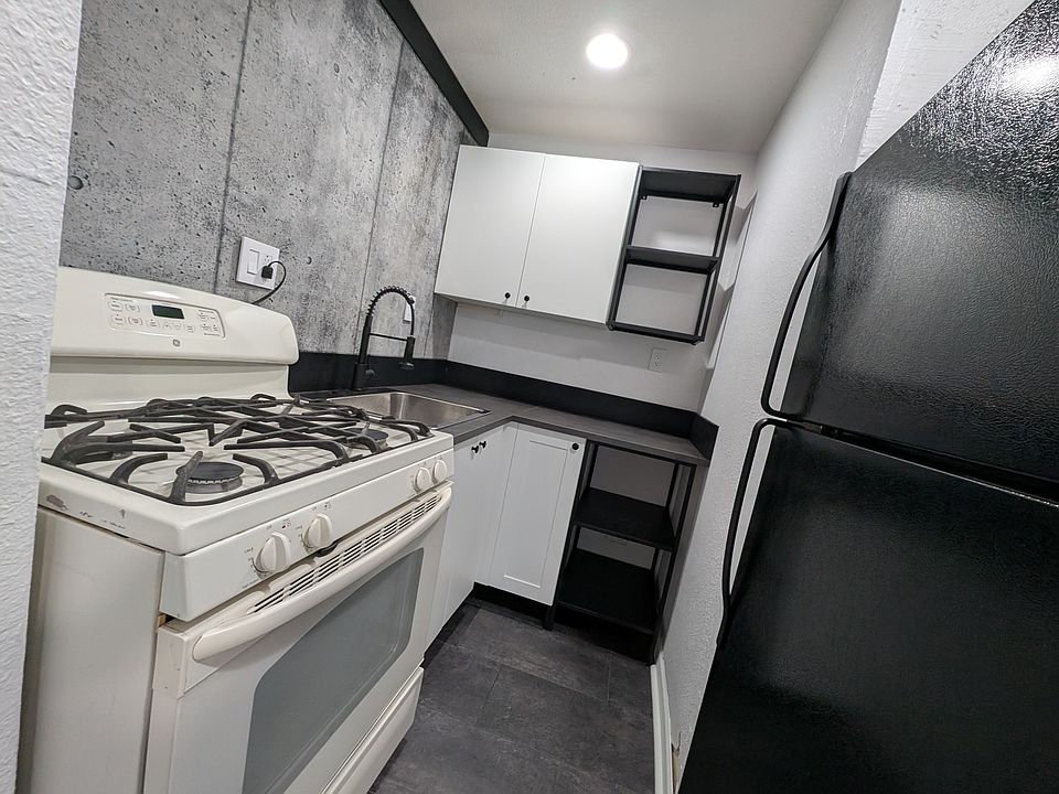 1st image of 822 8th Ave #2
