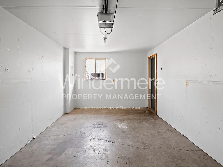 2702 E 31st Ave — Photo 48