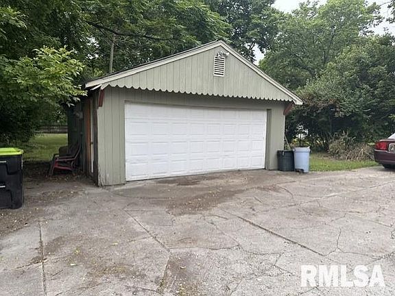 5th image of 739 W State St