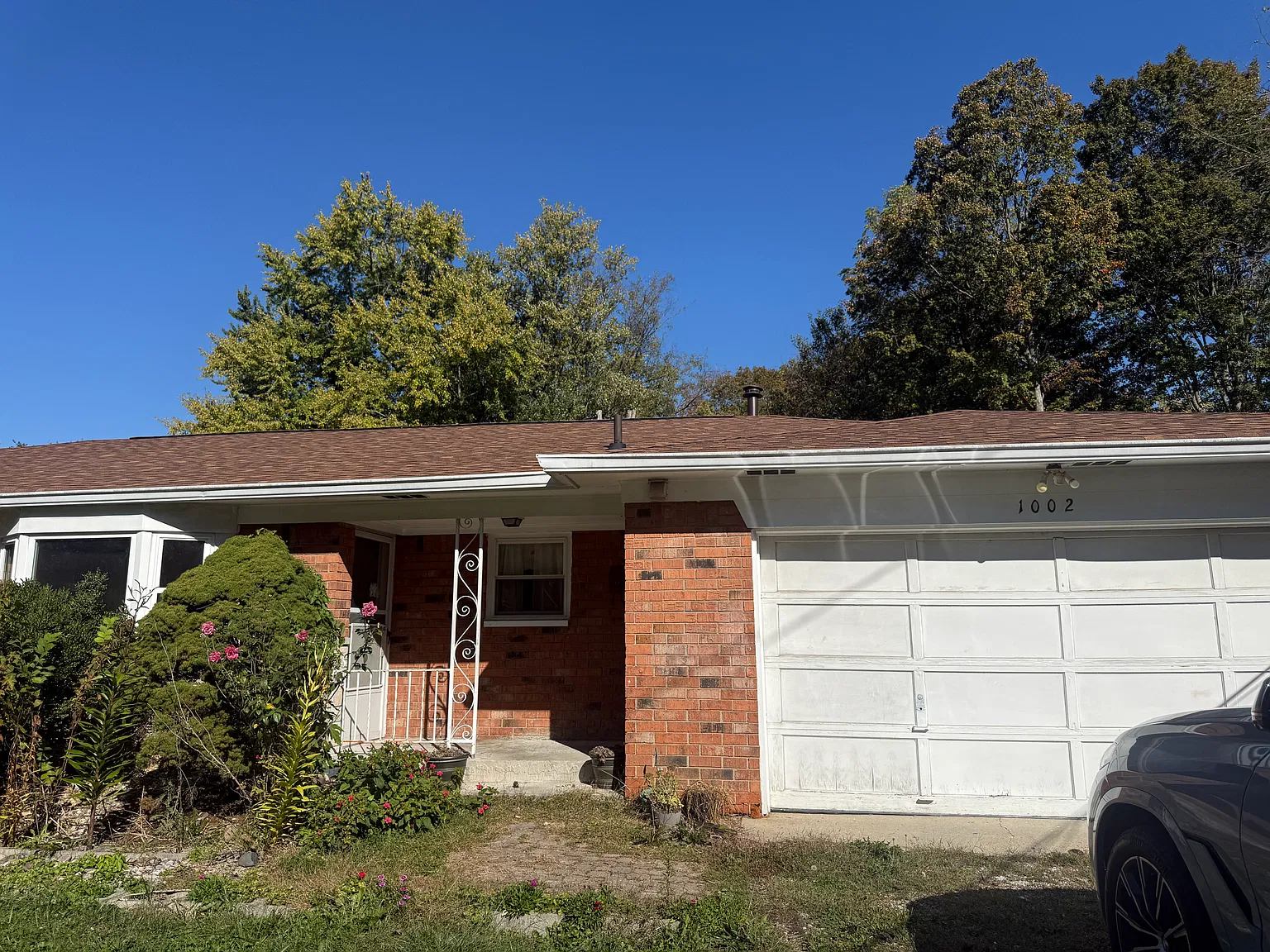 3 bed, 1.5 bath, 1962 sqft, $1,400 — Photo 1