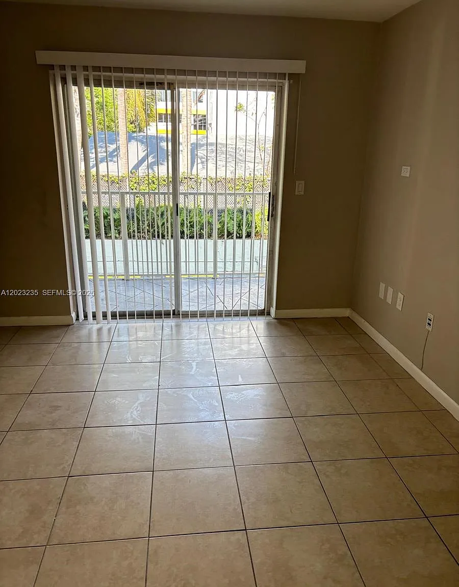3050 S Dixie Hwy — Photo 4