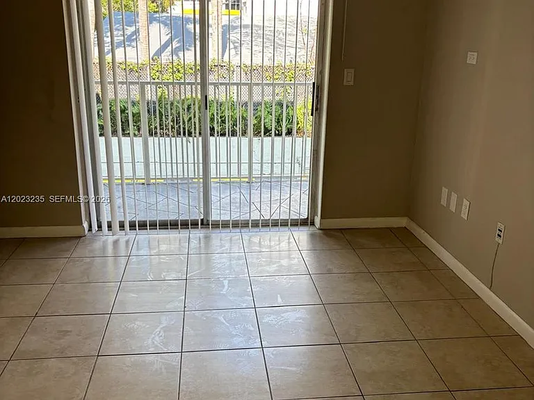 3050 S Dixie Hwy #203 — Photo 4