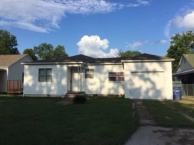 2nd image of 552 N 35th St