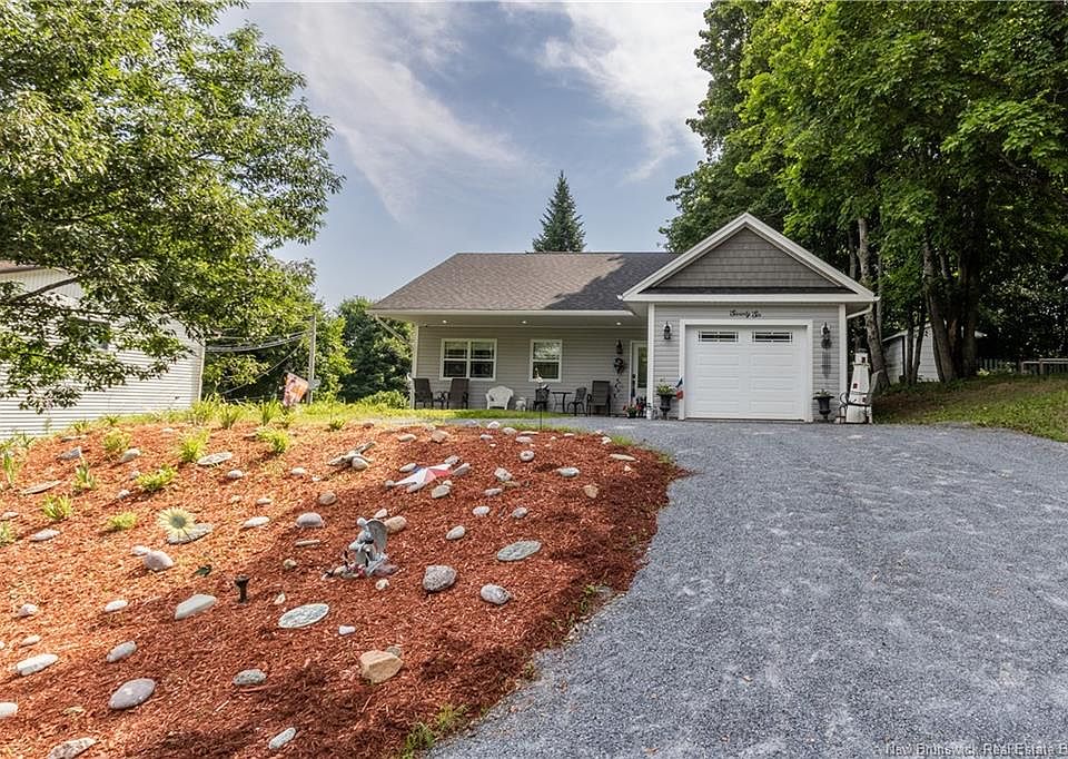 1st image of 76 Pleasant Ave