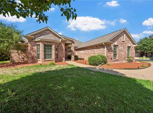 9901 Shawnee Trl, Woodway, TX 76712