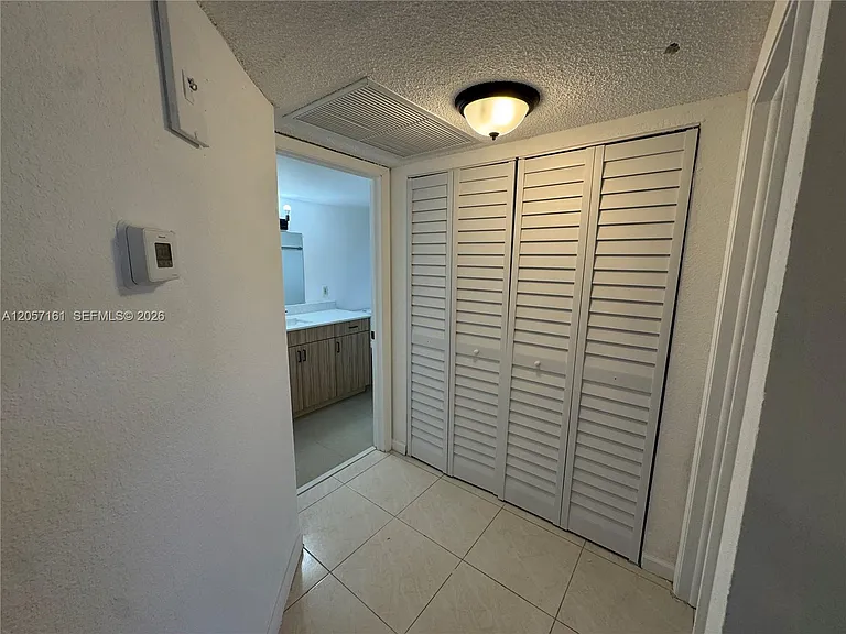 8205 Lake Dr #401 — Photo 9