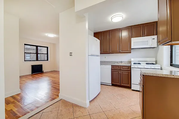 Rented by Revona Properties | media 1