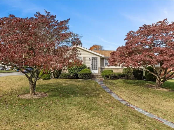 64 Sheffield Rd, Cranston, RI 02920