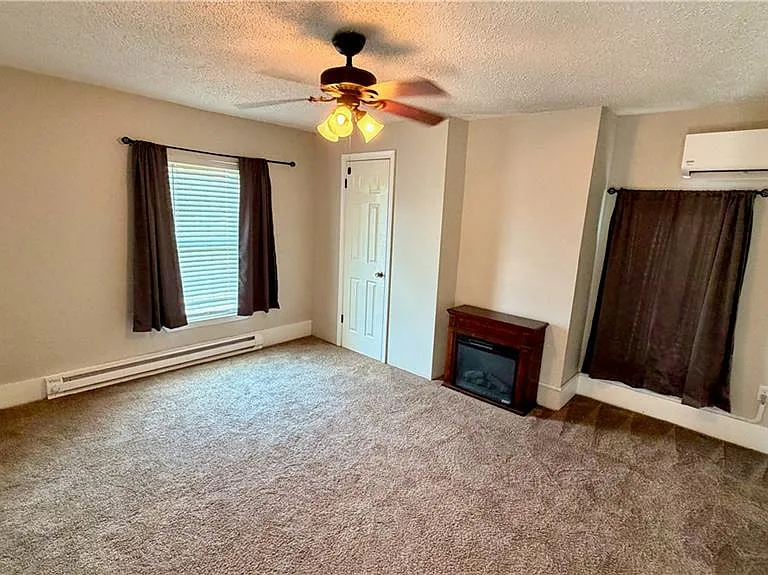 1128 Longstreet Ln — Photo 30