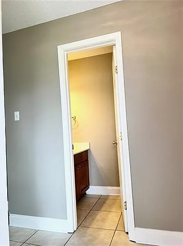 2 bed, 1.5 bath, 1250 sqft, $1,300 — Photo 4