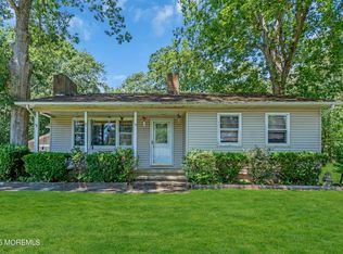 49 Raymond Ave, Toms River, NJ