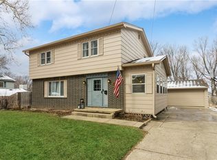 3809 Brinkwood Rd, Des Moines, IA 50310