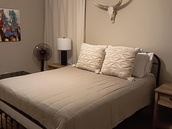 5th image of 3101 E 44th St #101