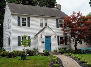 21 Avalon Dr, Rochester, NY 14618