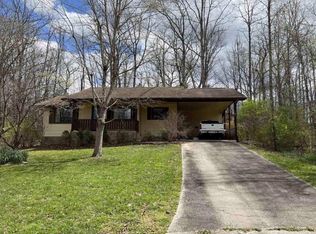156 Lakeshire Dr, Crossville, TN 38558
