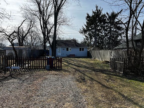 4th image of 447 Wentworth Ave