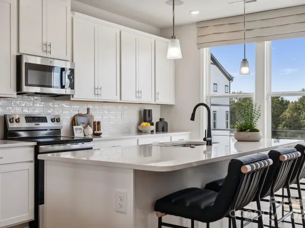 3222 Stelfox St, Charlotte, NC 28262