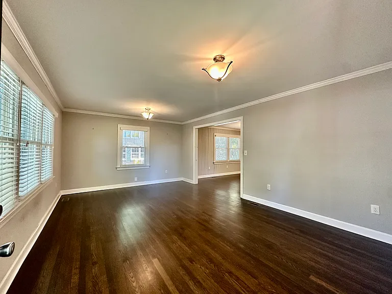 710 Neil St — Photo 3