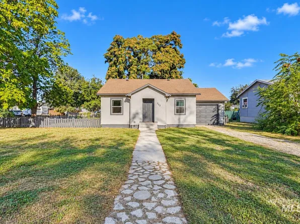 705 N 9th Ave, Caldwell, ID 83605