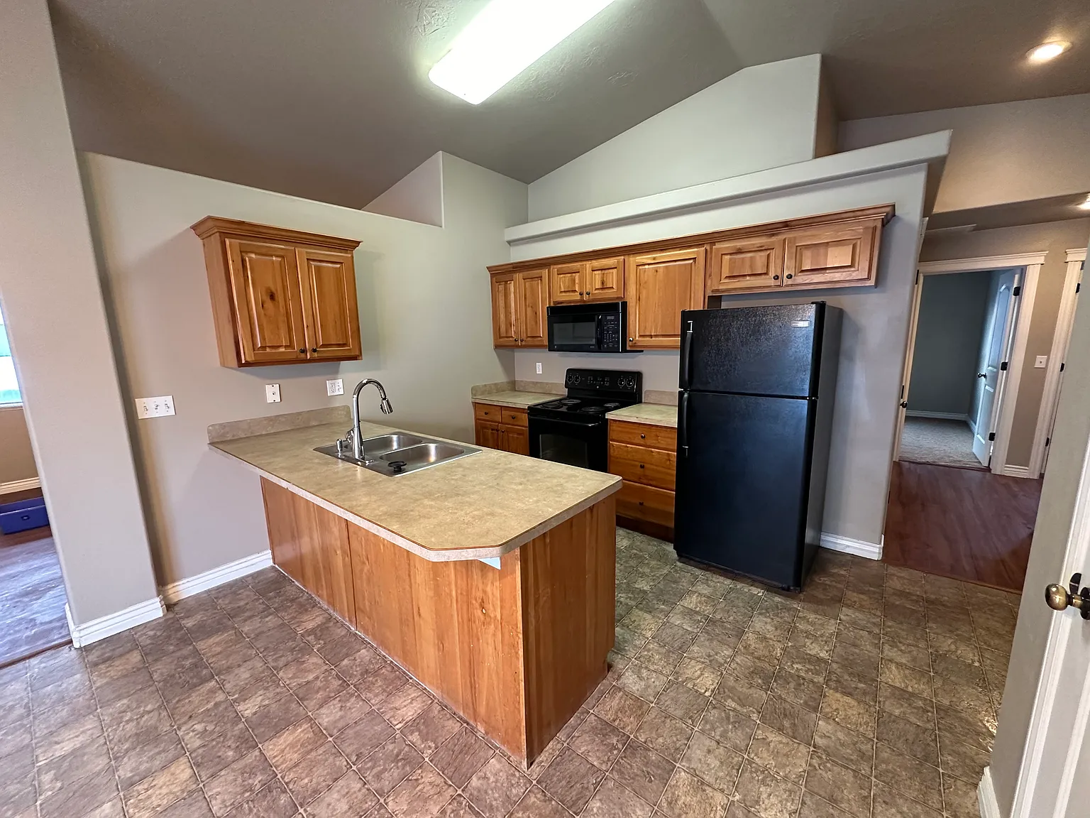 3 bed, 1240 sqft, $1,750 — Photo 2