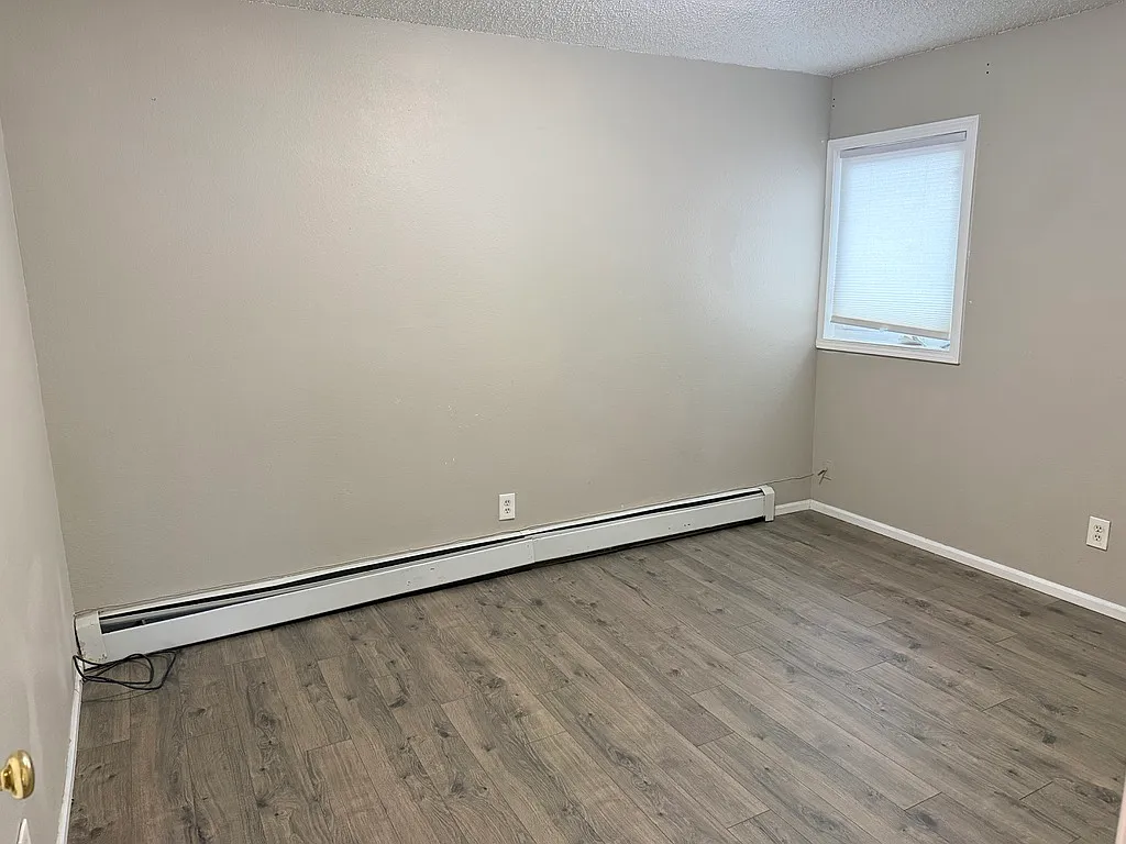 Building Photo - 4307 Harrison St #2