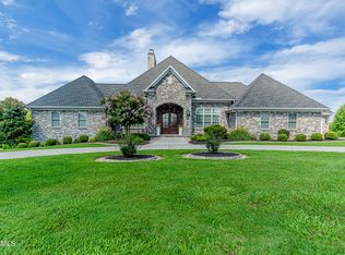 210 Thunder Rd, Vonore, TN 37885