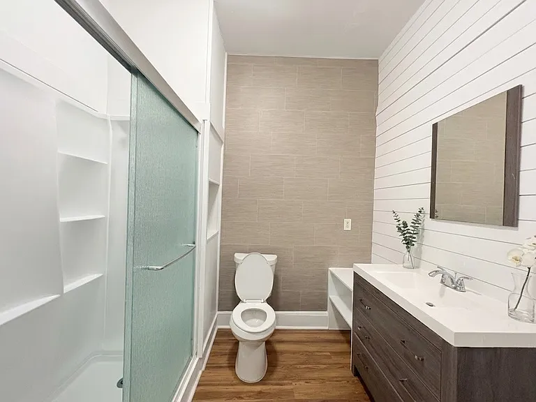 5809 Hobart St #2 — Photo 8