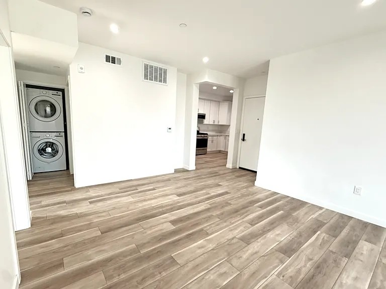 10934 Peach Grove St #201 — Photo 59