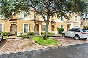 3 bed, 3.0 bath, 1270 sqft, $2,900 — Photo 2