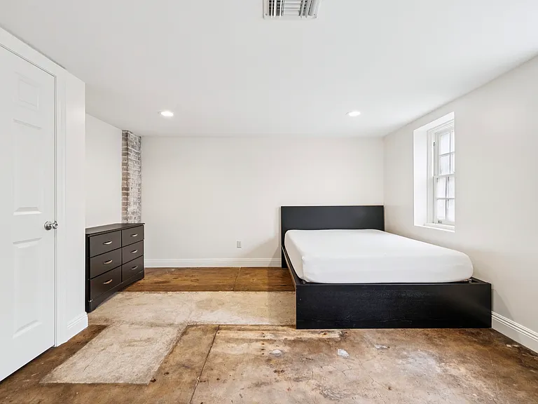 1410 Broadway St #D — Photo 9