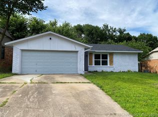 404 E Vicksburg St, Broken Arrow, OK 74011