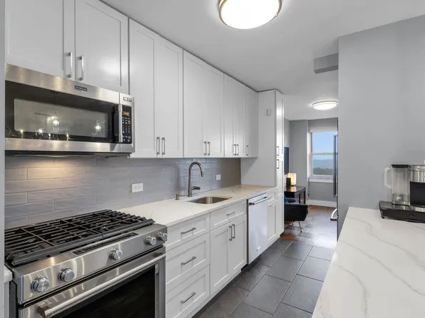 4555 Henry Hudson Pkwy W image 16 of 40