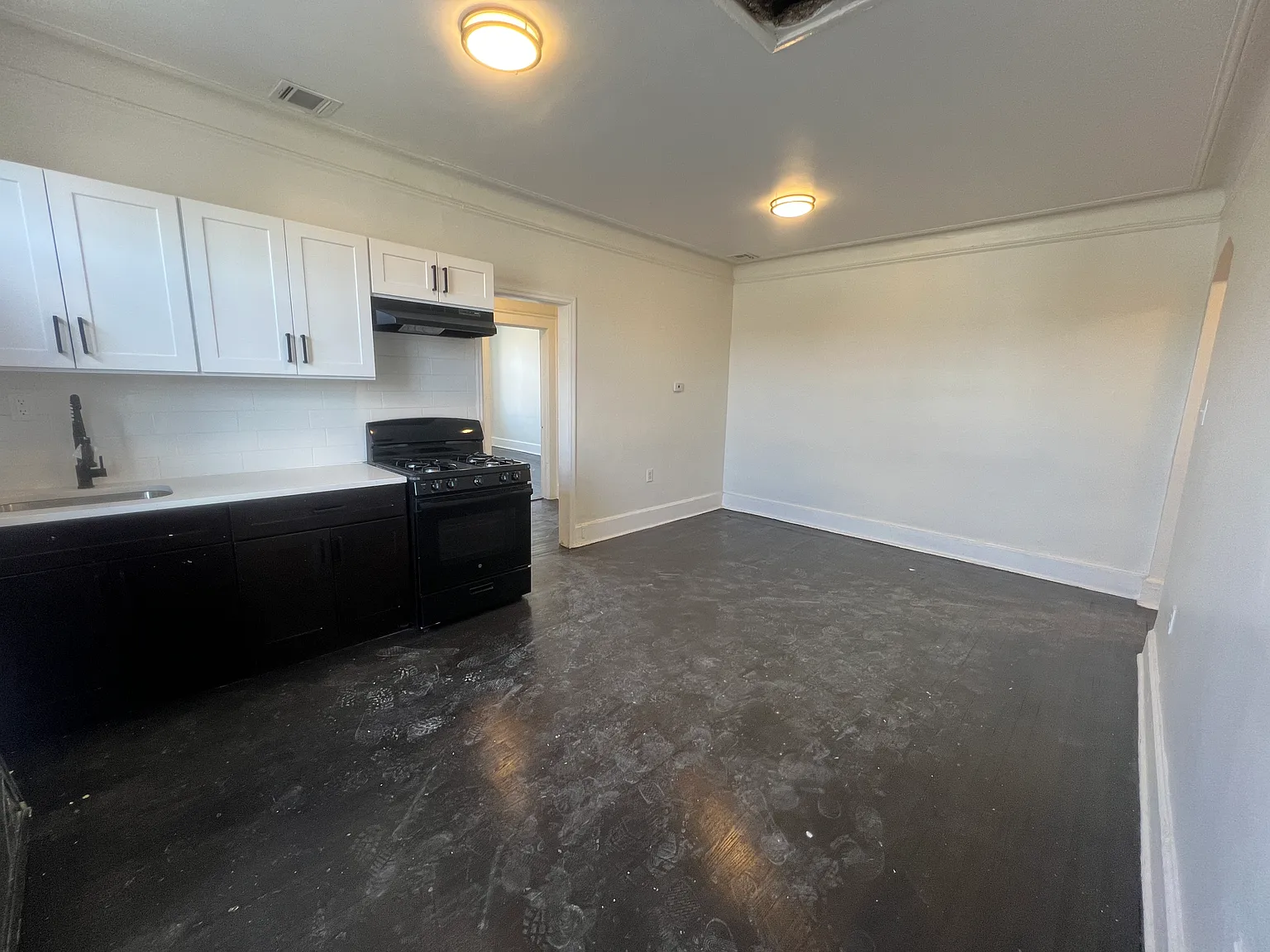 3 bed, $1,995 — Photo 2