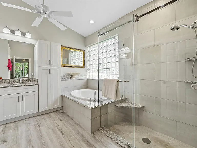 3198 SE Carrick Green Ct — Photo 14