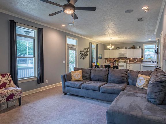 3rd image of 1706 McArthur Pl