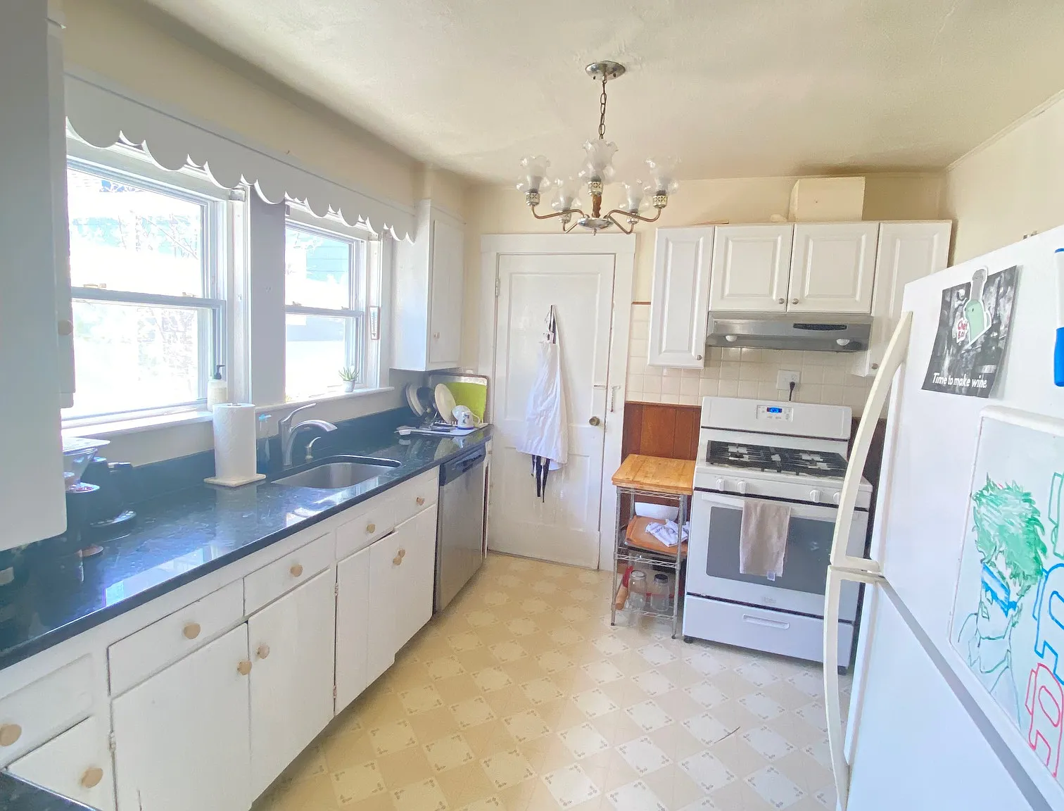 4 bed, $4,700 — Photo 1