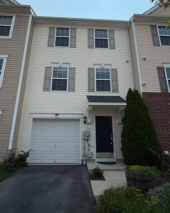 244 Rumbling Rock Rd