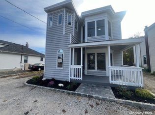 154 Oak St, Patchogue, NY 11772