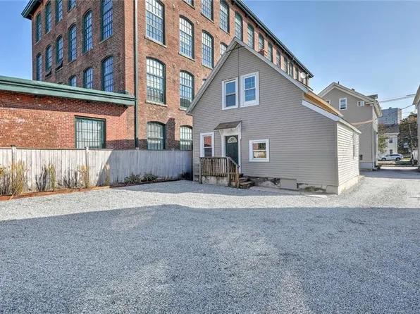 120R Valley St, Providence, RI 02909