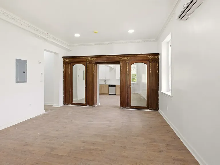 The Langhurst Mansion — Photo 73